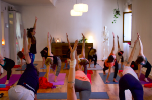 Sesiones Intimas Yoga con Cris taller intensivo workshop camino de vida