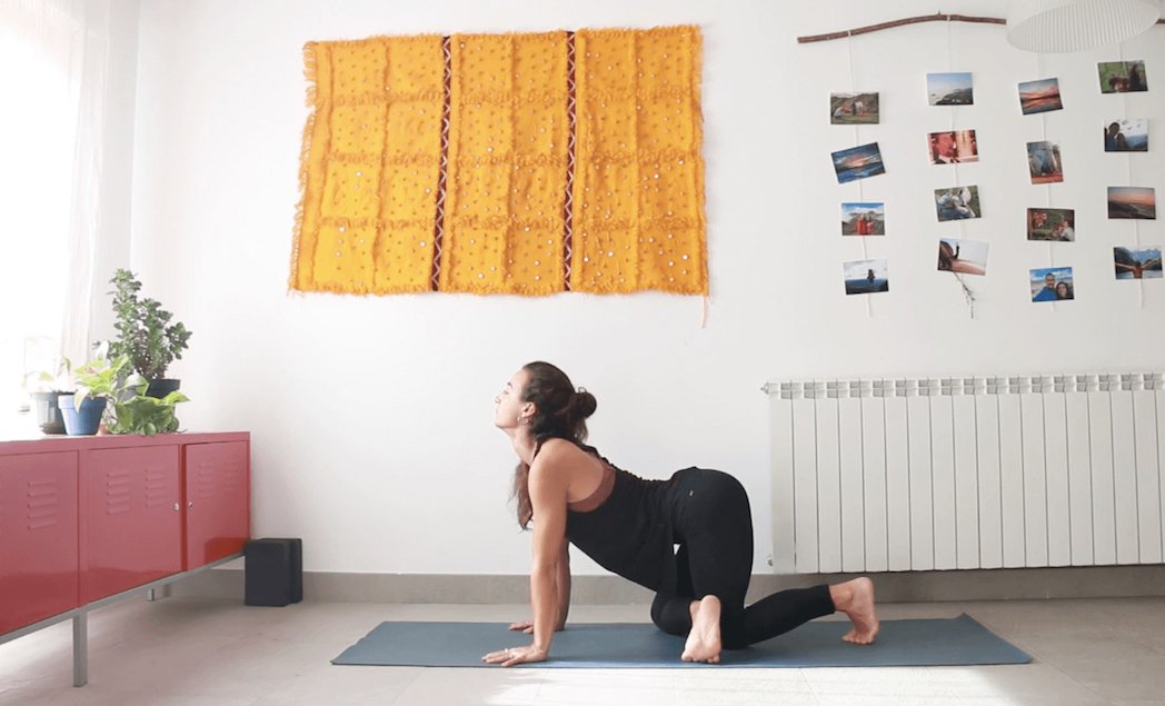 caderas 360 clase online yoga con cris