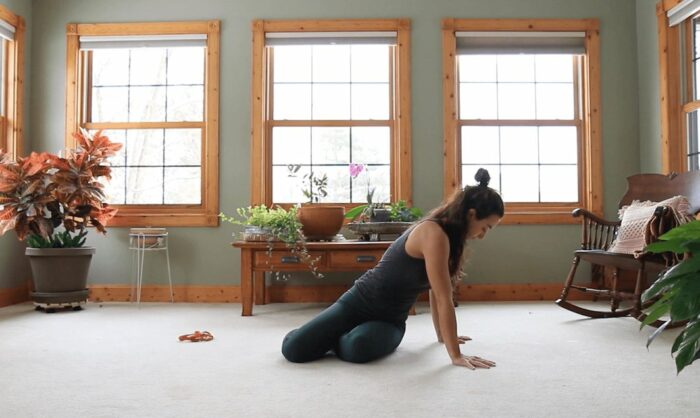 quitarse peso de encima clase online yoga con cris