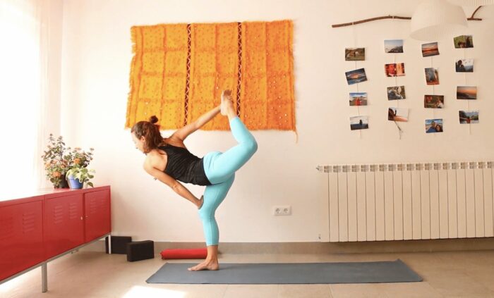 Alineación para la vitalidad yoga con cris clase online