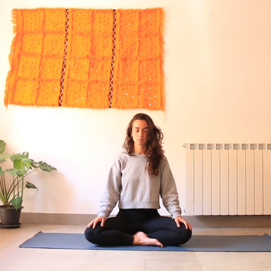gestión del dolor emocion fisico meditacion yoga con cris online