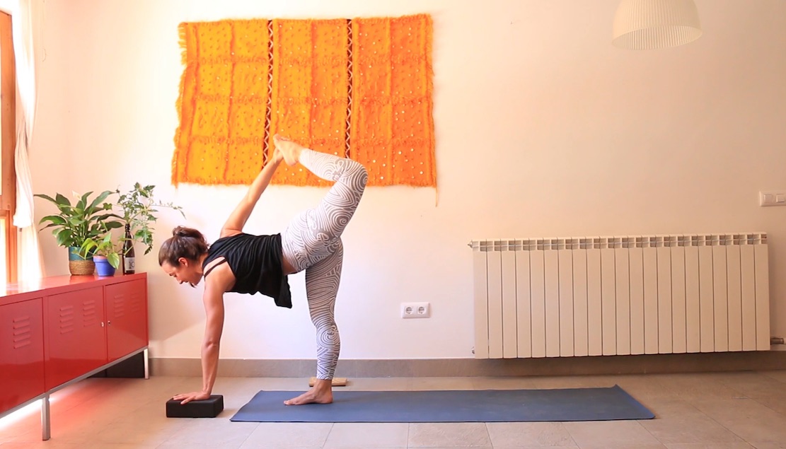 Sentir y arriesgar, yoga con cris, vinyasa online