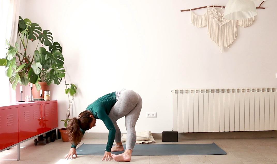 Apertura en los costados yoga online cris aramburo terapia corporal